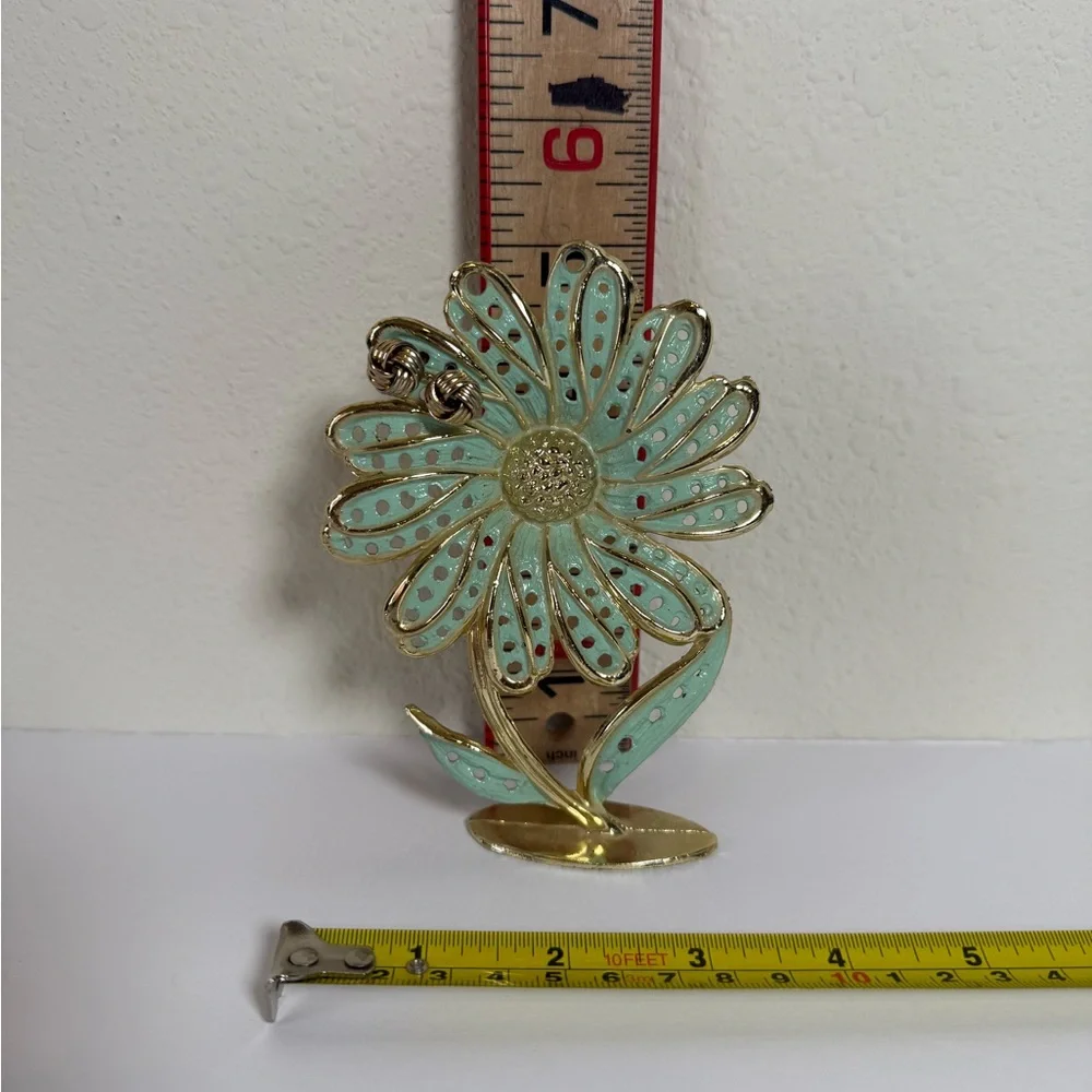 Vintage Flower Earring Holder--5 inches
